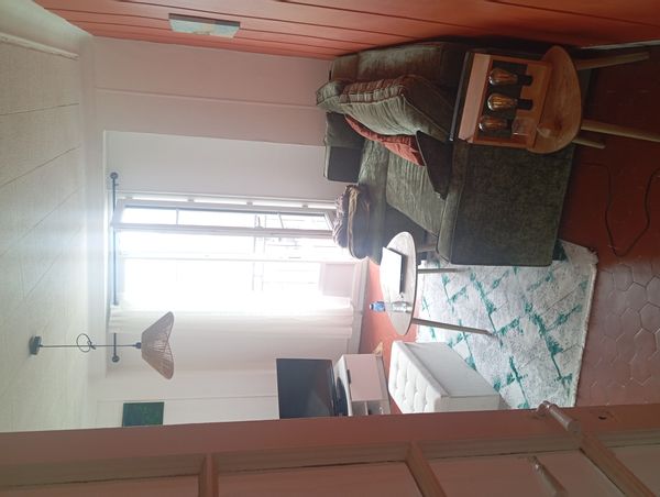 Appartement 2 pièces de 45 m2, au 6 eme étage, situé en plein centre de Nice.