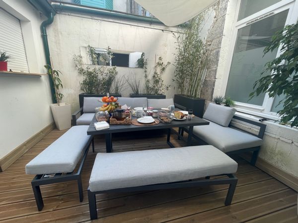 Maison nichée au coeur du grand Bayonne, Patio, 3 chambres + 3 SDB + bureau. Calme et tout à pied.