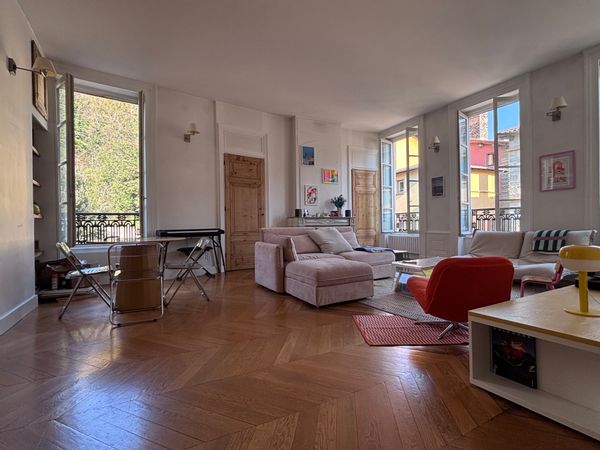 Appartement lumineux vue sur Fourvière, au coeur du vieux Lyon, 2 chambres