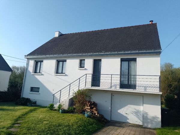 Maison située en Bretagne Sud, entre le Golfe du Morbihan et l'océan Atlantique.