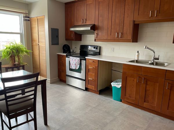 Bel appartement a Montréal a distance de marche du métro Henri-Bourassa (10min)