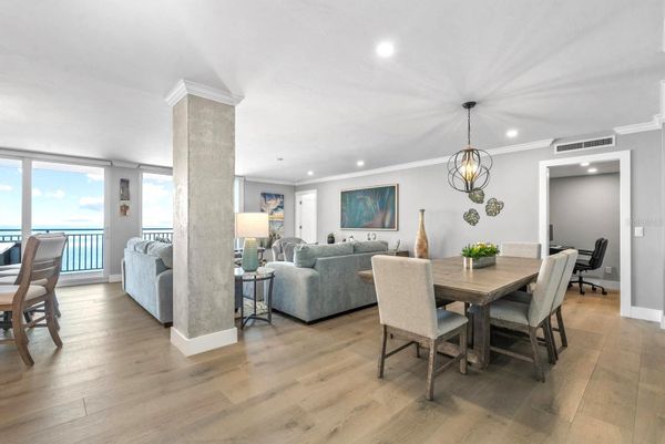 Siesta Key Coastal Condo – Walk to Beach, Enjoy Dophin, Manatee and Sunset Views