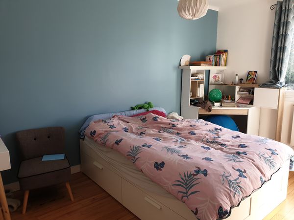 1 chambre bleue dans la maison du bonheur :)