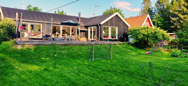 Bright Nordic home with a garden and forest view, terrace, bikes, near beach & Copenhagen, quiet are