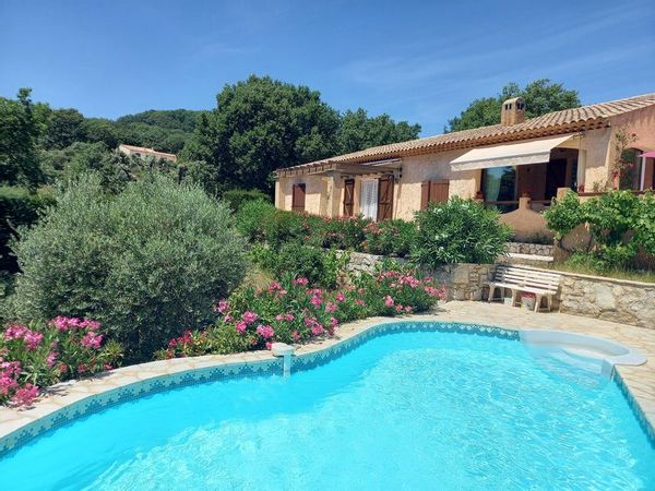 Pays de Fayence/Mons- Villa pour 6 à 8 pers. avec piscine, jardin et terrasse