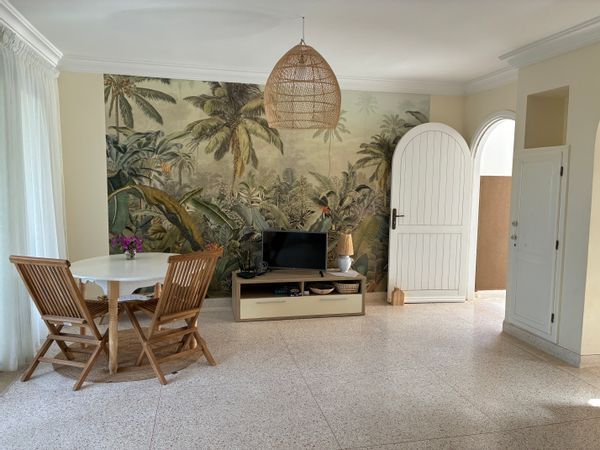 Maison dans un oasis de verdure entre mer et montagne 100 m2 +100m2 de terrasse aménagée sur le Toit