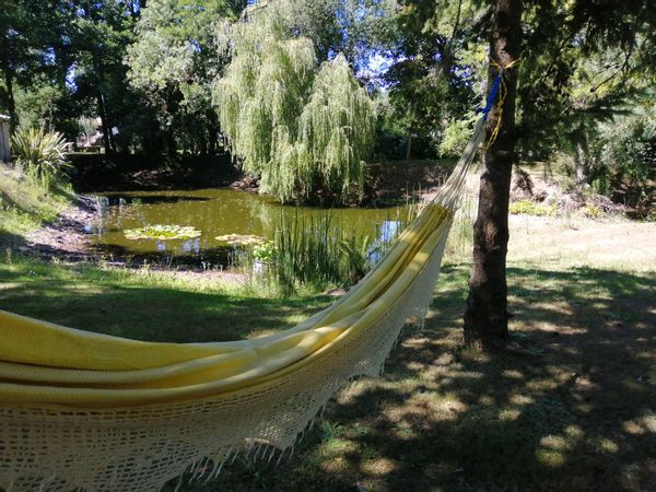 Dépendance de charme, dans le calme de la campagne,  à 3 km de Challans et 20 minutes des plages.