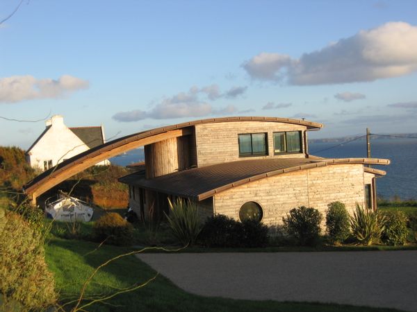 Villa moderne face à la mer