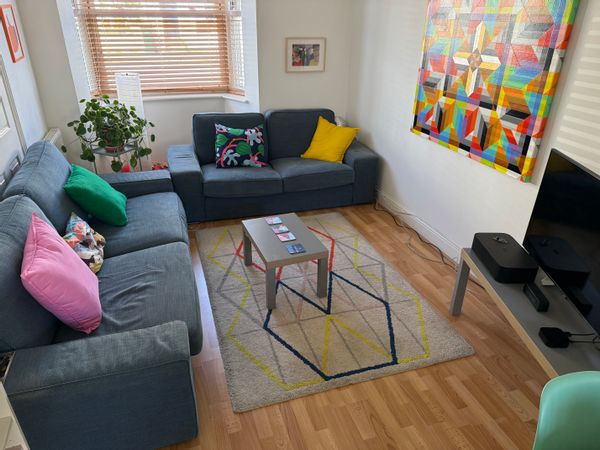 3 bedroom house, 15 mins walk from Hove Beach