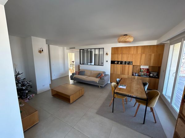 Grand appartement lumineux de 92m² à Nice