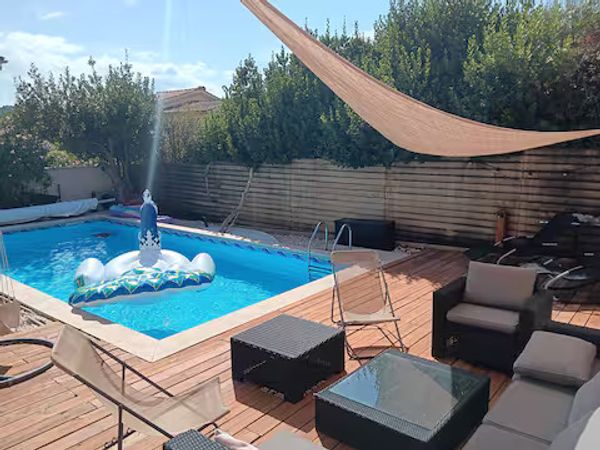 Bas de villa dans le var avec piscine