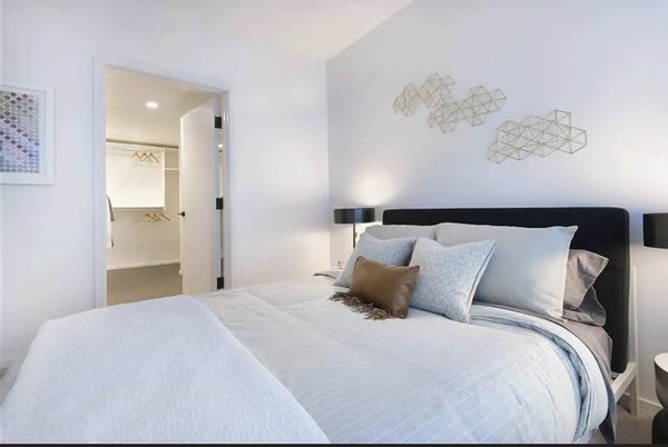 Cozy 1-bedroom apartment in charming Boston with pool and gym access
