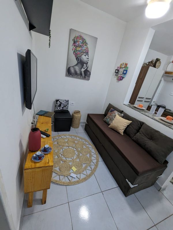 1 bedroom apartment with ar conditioning 7 minutes walk to the beach. Central neighborhood