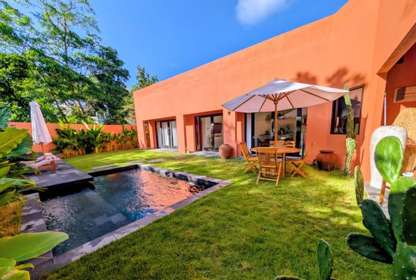 Terracotta house with private pool — Lombok, quiet & natural setting