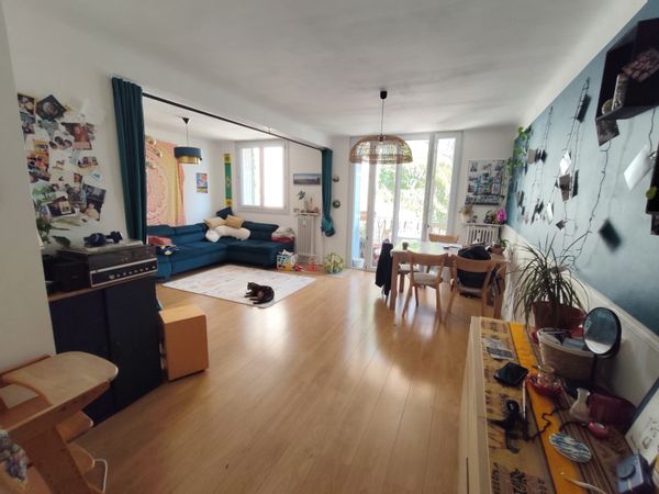 Appartement 2 chambres 2 balcons 10/15 min à pied du tram et de la mer, toutes commodités proches!