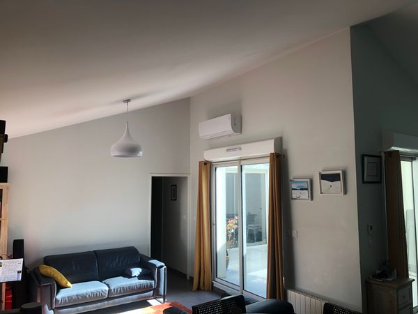 Situé en plein cœur de Brignais, cet appartement récent et fonctionnel est séduisant.