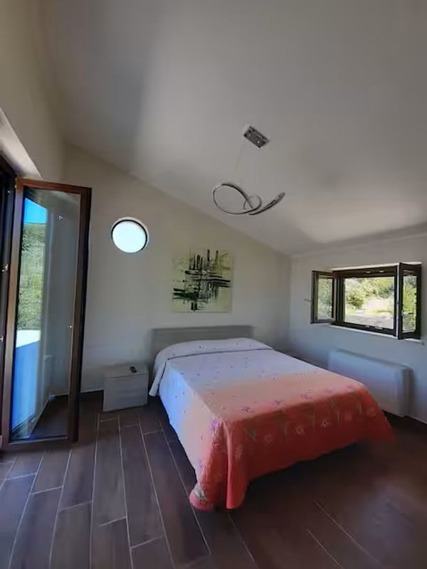 Villa tranquilla immerso nel verde degli agrumeti, perfetto per una famiglia