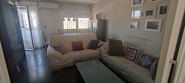 Ático de tres habitaciones con grandes vistas en la encantadora ciudad de Granada.