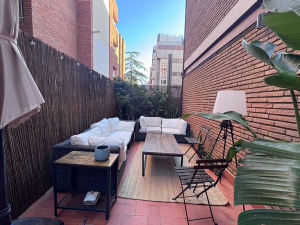 Stylish apartment with private terrace in Tres Torres, Barcelona