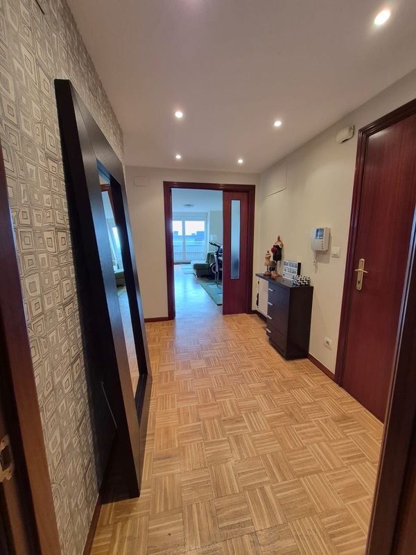 BIENVENIDOS A NUESTRA CASA!!! Somos Ana y Ane, y estamos encantadas de que conozcáis Bilbao.