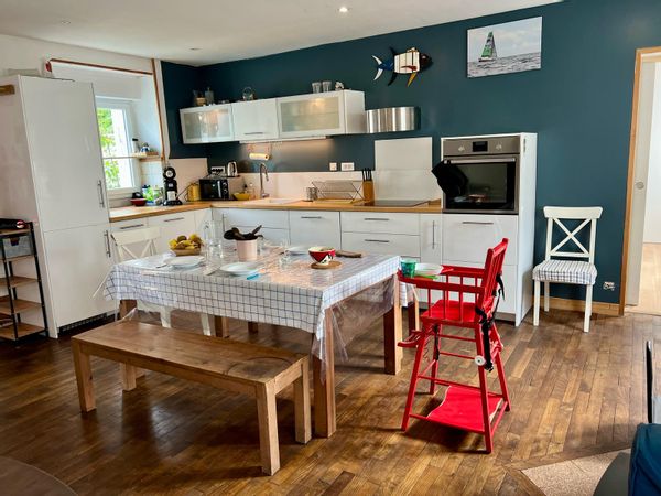 Casa situata nel quartiere della Corniche, nel centro di Concarneau, a 100 metri dal mare.