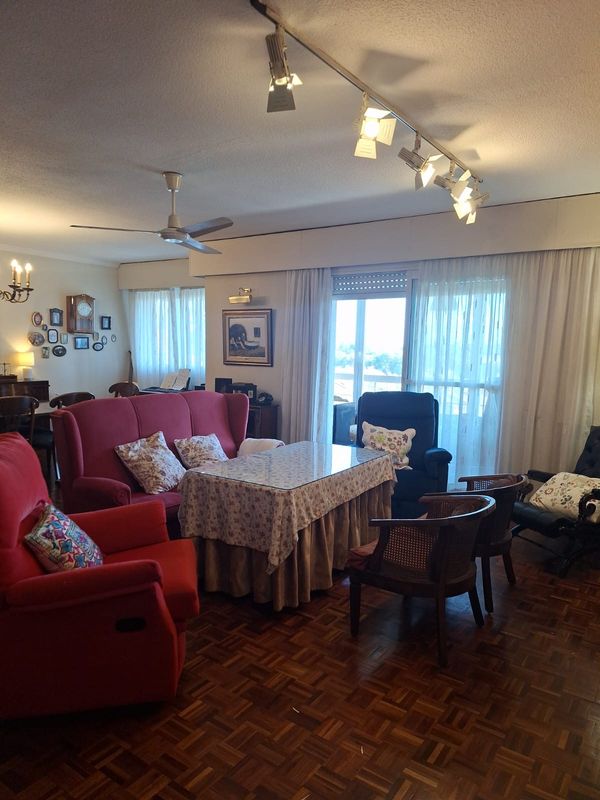 Soleada casa en Sevilla