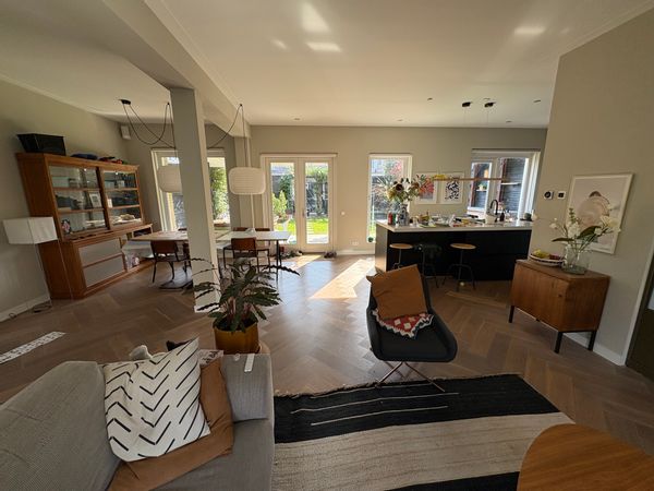 Luxury canal house by the waterfront in Muiden