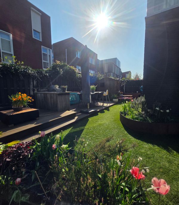 Beautiful renovated family home just outside the very busy part of amsterdam's city centre.