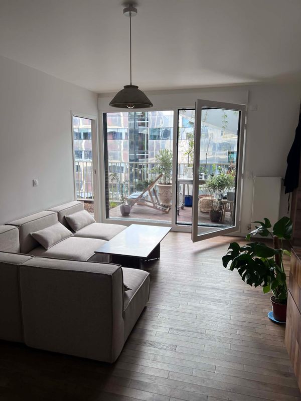 Charming and bright one-bedroom apartment for 2, featuring a sunny terrace and a shaded terrace