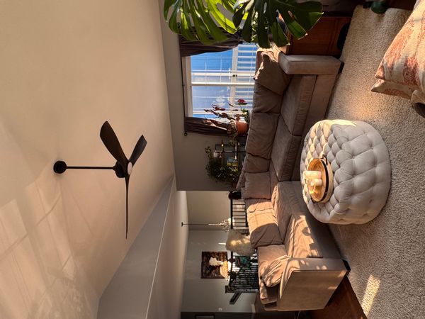 Modern 3bd/3bth within walking distance to miles of hiking trails in scenic, snowy Anchorage, Alaska