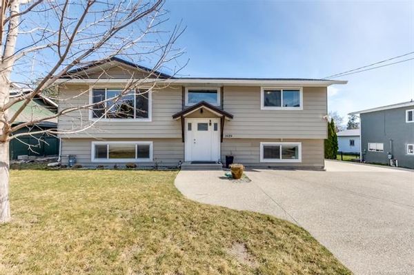 Connies house is close to many beaches