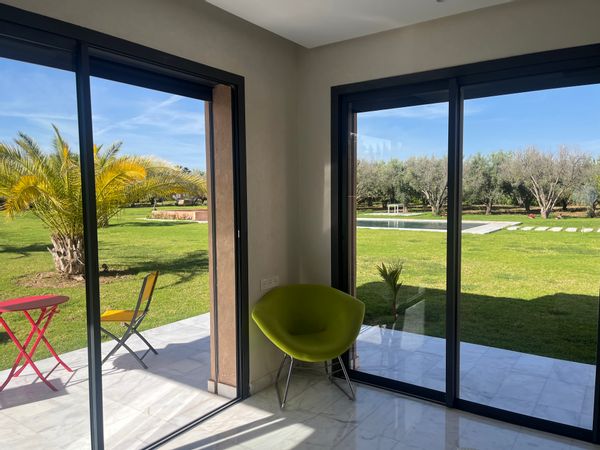 Studio avec accès indépendant, à quelques mètres de la  piscine.