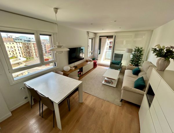 Piso amplio y luminoso en pleno centro de Donostia, a 5 minutos de la playa de la Concha caminando