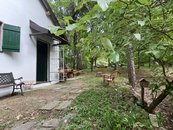 Casa di Cristiana, immersa in bosco nel parco naturale, percorsi con bike, cavalli e trekking, fiume