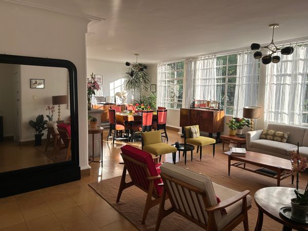 Sunny, spacious corner apartment with 1940’s charm