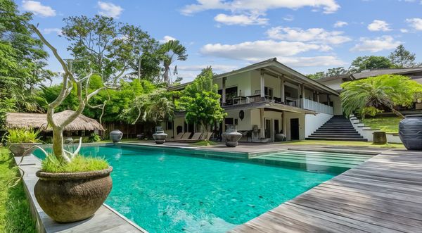 Casa de Bali Family