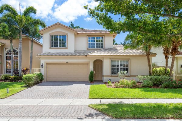 5 BR with detached suite 10 mins from Delray Beach, downtown, shopping  Kid-friendly neighborhood