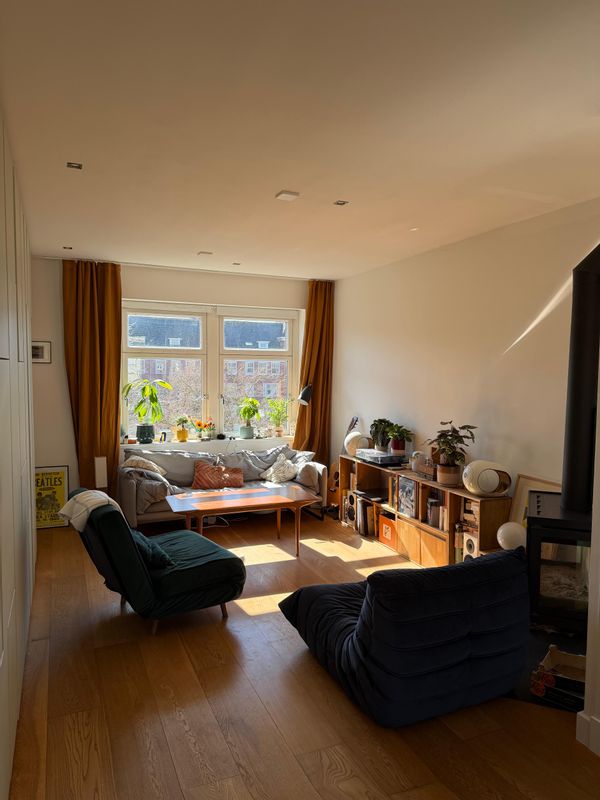 Bright 3 bedroom appartment in Amsterdam with terrasse and fireplace