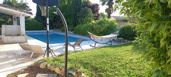 Grande maison avec piscine dans la banlieue toulousaine