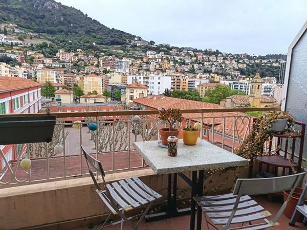 Lovely apartment, a 20-minute walk from the center of Nice and the port