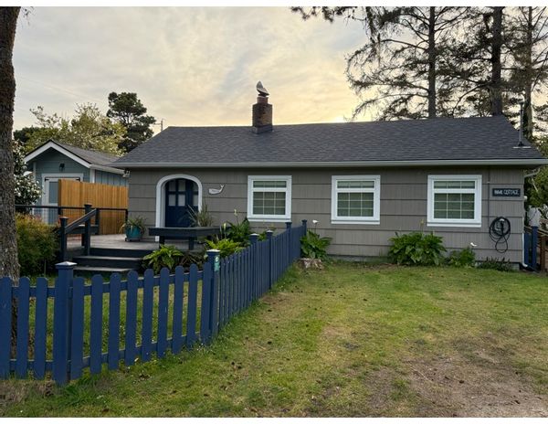 Neskowin Beach cottage 2 min to the beach