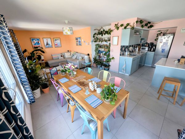 4 bedroom top-floor appartment with mountain views on the edge of Geneva