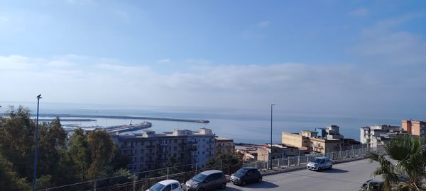 Paola's private room in front of the port of Sciacca. Sunny and cozy room in lovely apartment