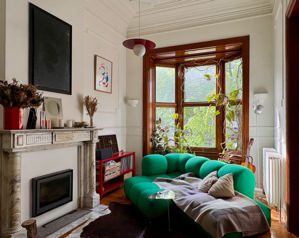 Charming and spacious 1912 townhouse, full of original details and character.
min. 2 nights.