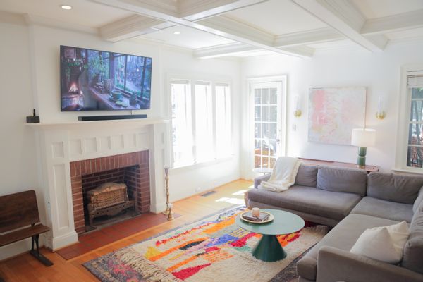 Charming and family friendly home in the heart of Atlanta.  Perfect for World Cup games!