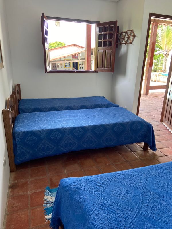 IZA DE GODOY FRAZAOs hus