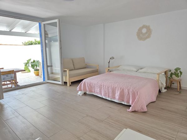 House next to the Metro with all amenities and services nearby.