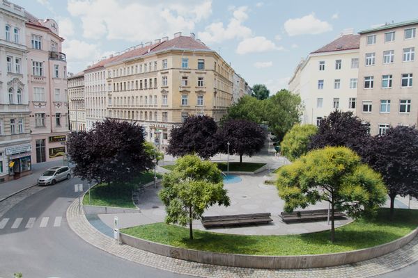 Light, space and nature 2 bedroom family friendly apartment in cozy area