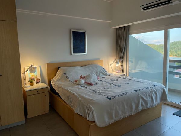 14th floor 1 bedroom corner penthouse with large balcony, sea- and mountain views