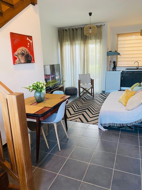 Duplex calme · proche plage  lumineux   paisible et bien situé